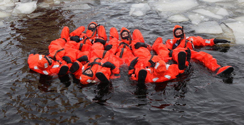 13-WINTER-SWIMING.jpg